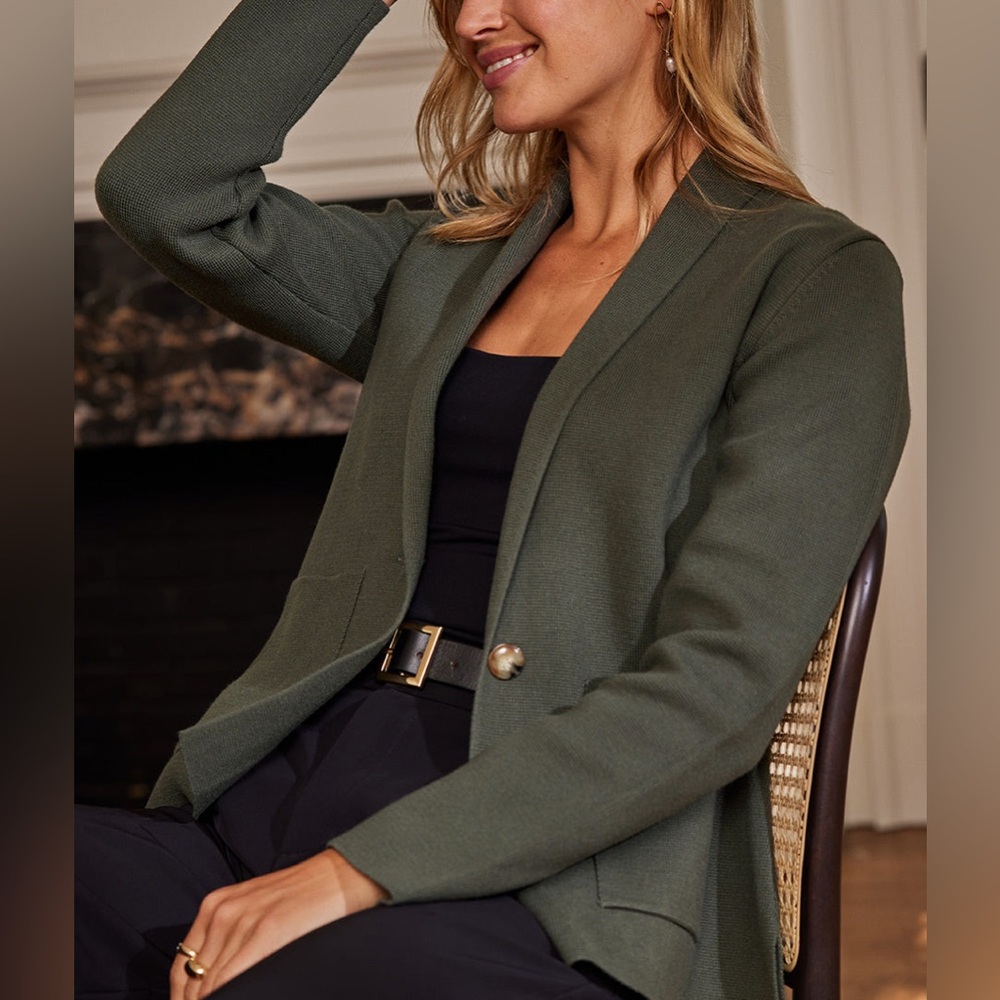 The Ribbed Sweater Blazer in Olive